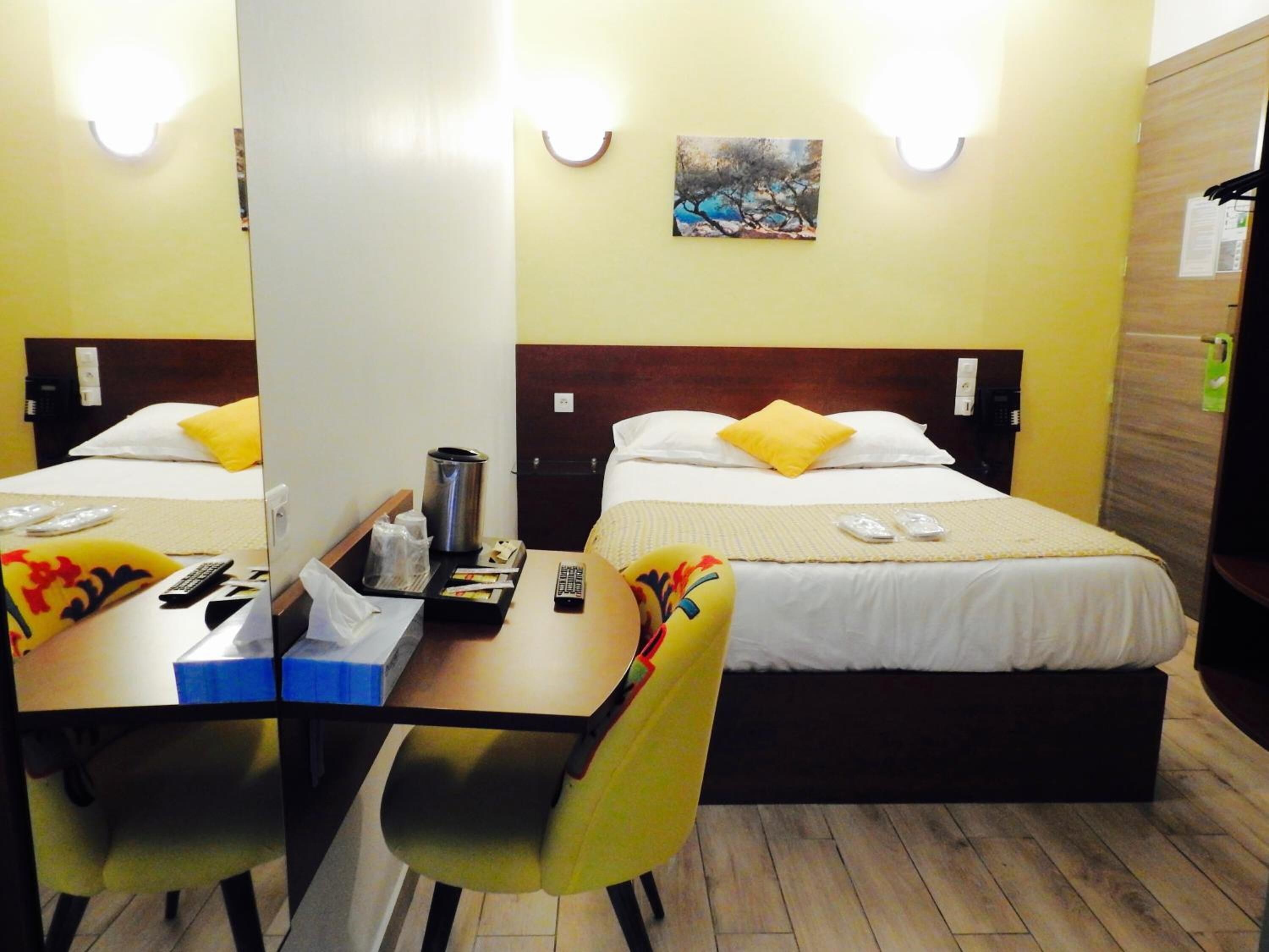 soundproofing, cots/infant beds, free wifi, bed sheets