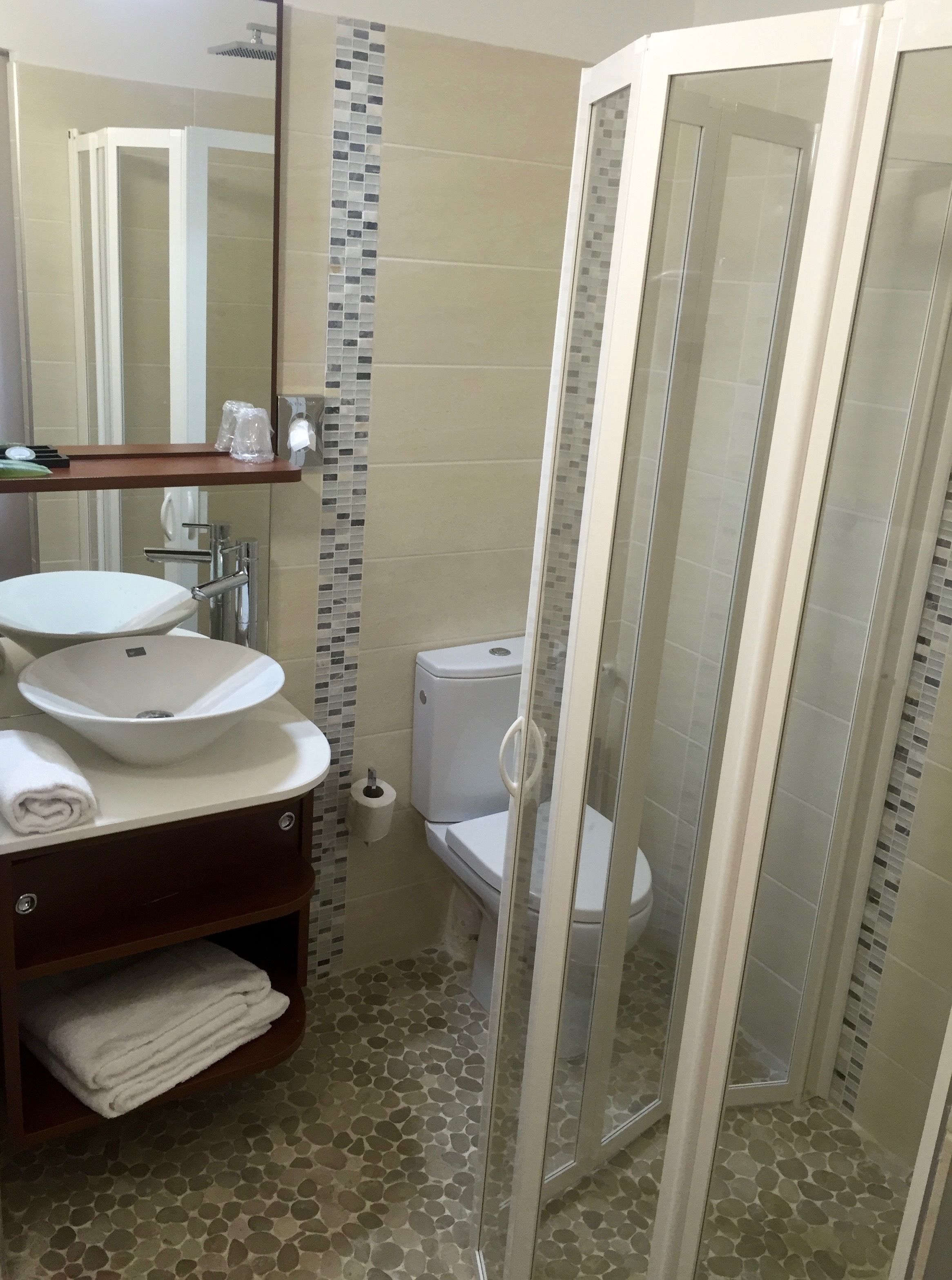 soundproofing, cots/infant beds, free wifi, bed sheets