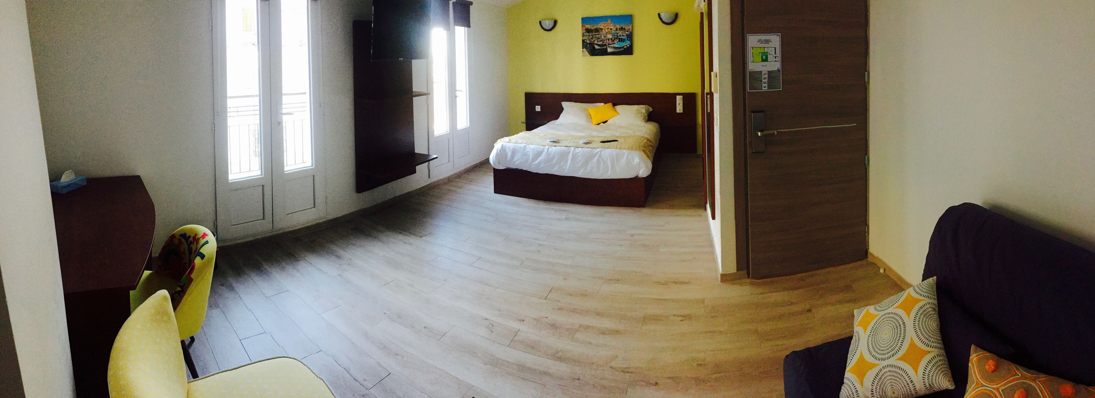 suite | soundproofing, cots/infant beds, free wifi, bed sheets