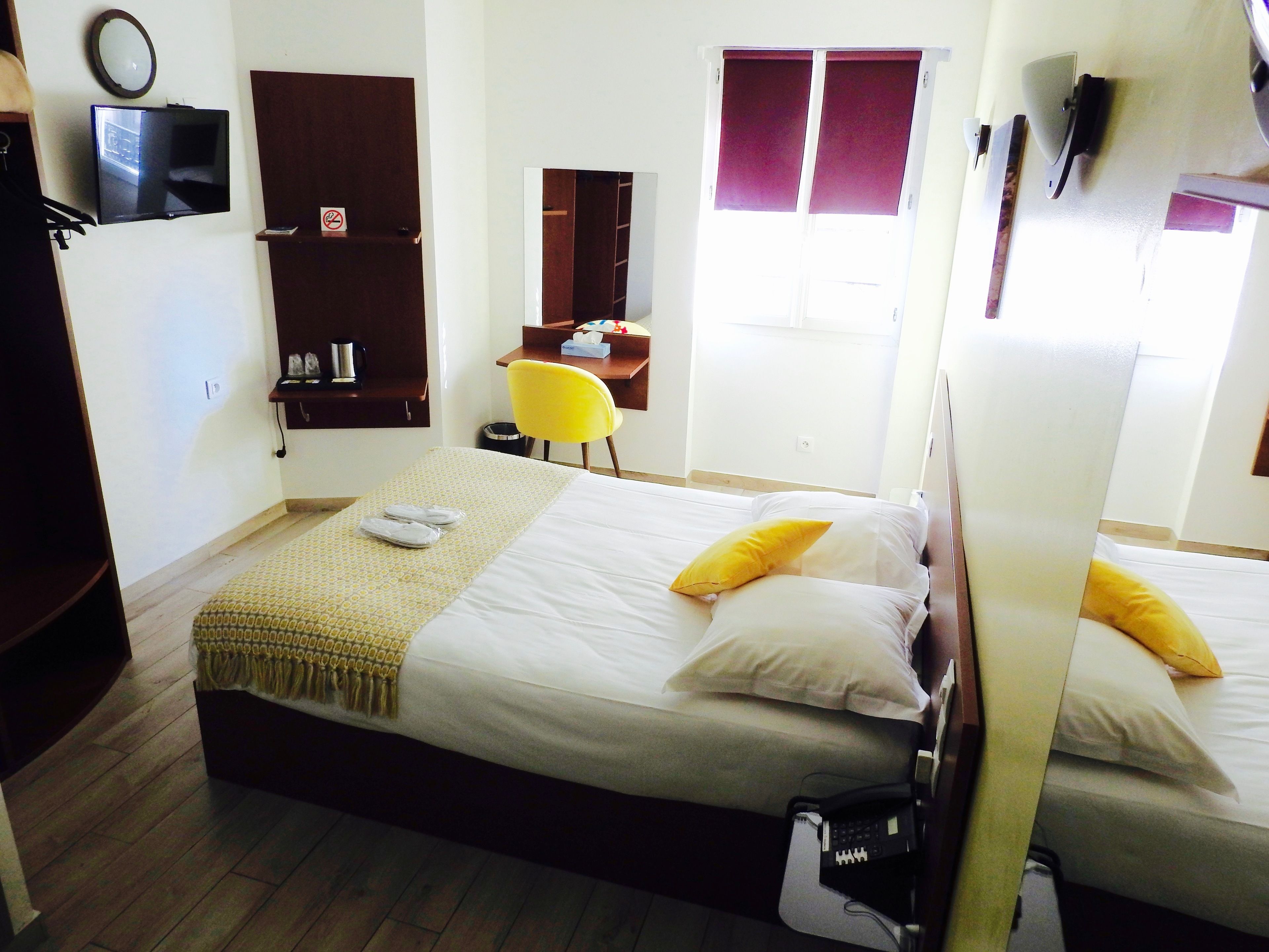 comfort double room | soundproofing, cots/infant beds, free wifi, bed sheets