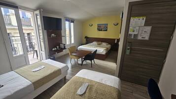Suite | Chambres insonorisées, lits bébé (en supplément), Wi-Fi gratuit