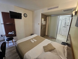 Chambre Double Standard | Chambres insonorisées, lits bébé (en supplément), Wi-Fi gratuit