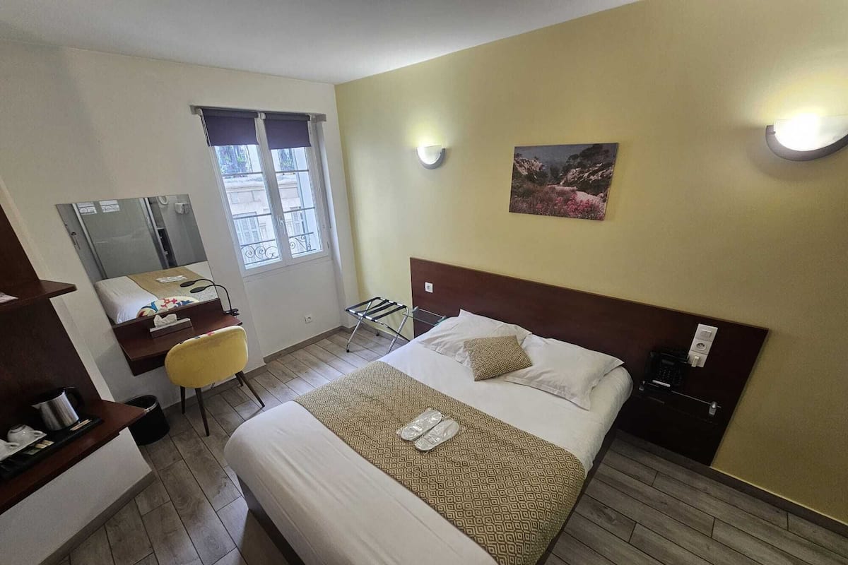 Comfort Double Room | Soundproofing, cribs/infant beds, free WiFi, bed sheets