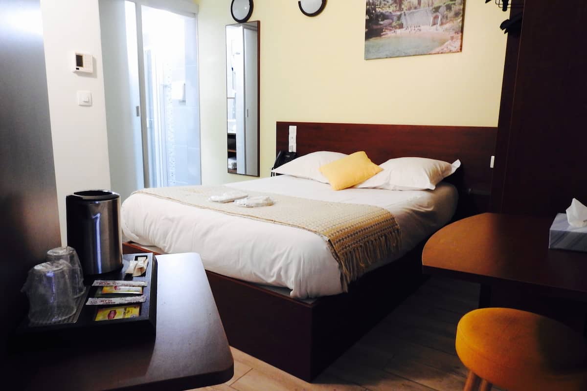 Classic-Doppelzimmer | Schallisolierte Zimmer, Babybetten, kostenloses WLAN, Bettwäsche