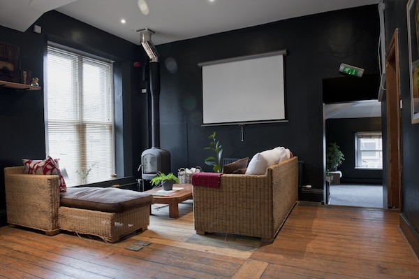 Cellb - Hostel - Wales