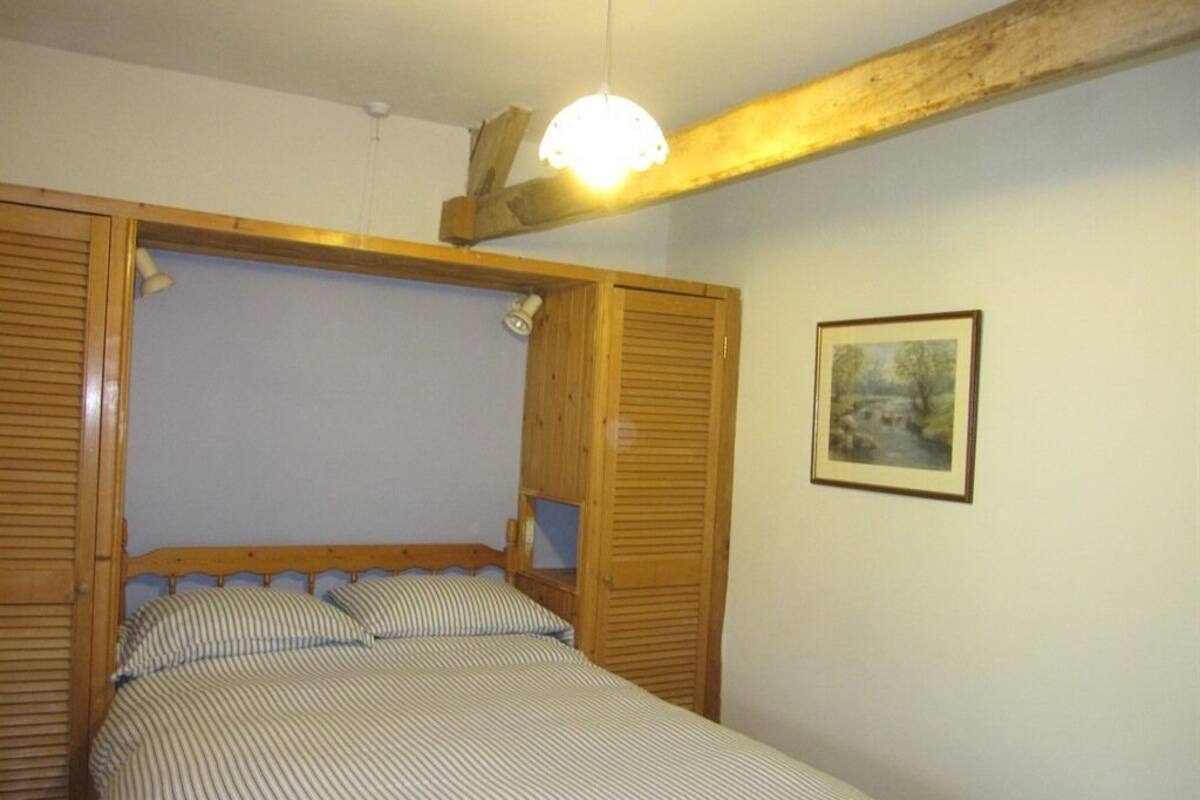 Småhus, eget bad, hageutsikt (Stable Flat)