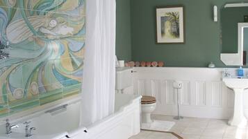 Classic Triple Room, Ensuite, Garden View | Bathroom