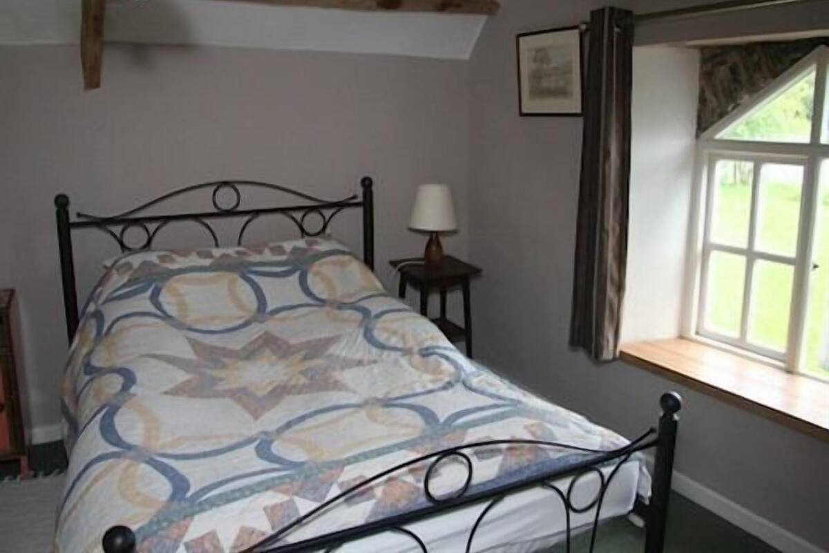 Småhus – classic, delt bad, hageutsikt (Orchard Cottage)