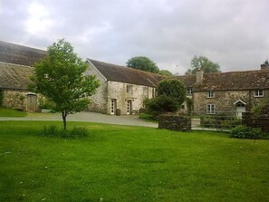 Exterior - Glynhir Mansion (Ammanford)