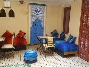 Deluxe Suite, Private Bathroom | Living area - Riad Sarah Sabrina (Marrakech)