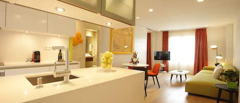 Apartment, 3 Bedrooms | Private kitchen | Full-size fridge, microwave, stovetop, dishwasher
