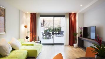 Duplex (Apartment) | Living room | Flat-screen TV, iPod dock