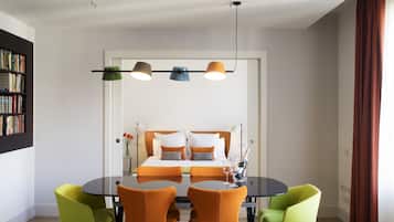 Appartement, 3 slaapkamers | Woonkamer | Een flatscreentelevisie en een iPod-dock