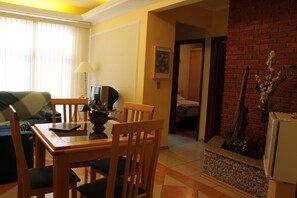 Suite, 2 chambres | Salle de séjour