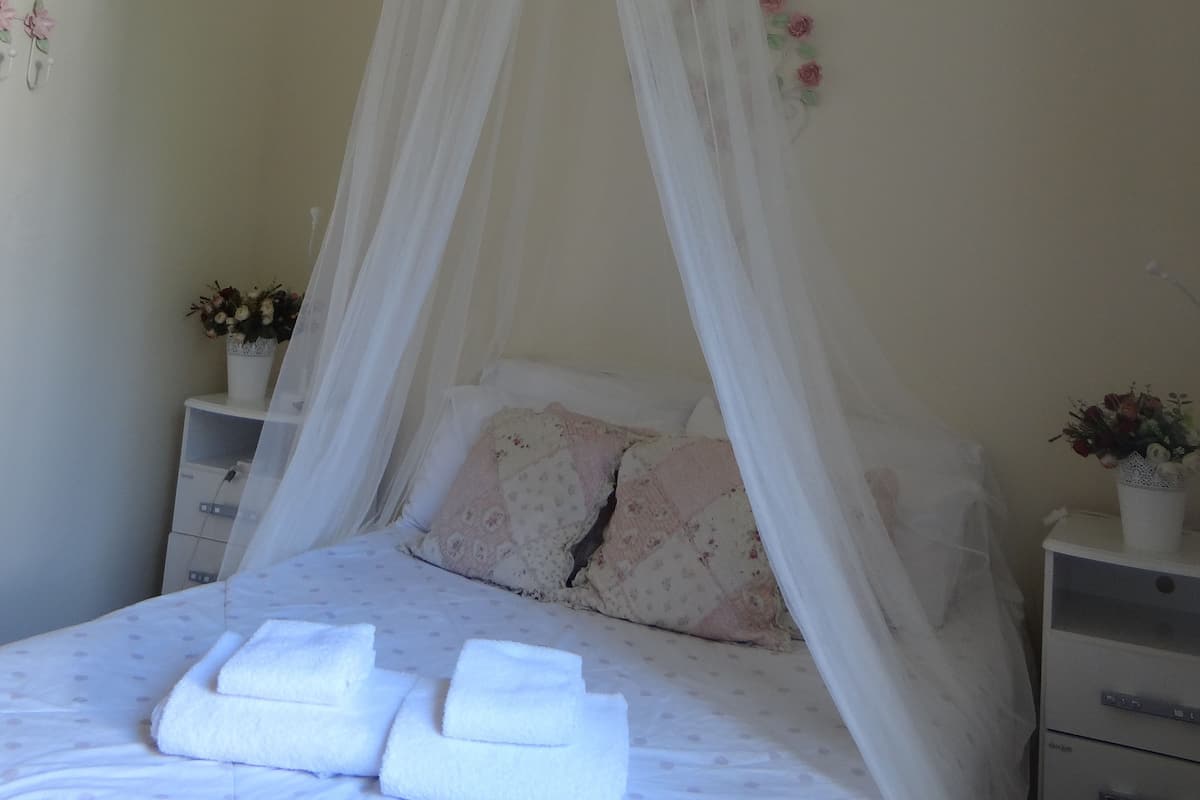Standard Double Room, 1 Double Bed | Minibar, blackout drapes, iron/ironing board (on request), WiFi (free)