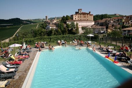 Seasonal outdoor pool