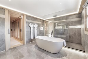 套房 | 浴室 | 名牌梳洗用品、風筒、浴袍、拖鞋