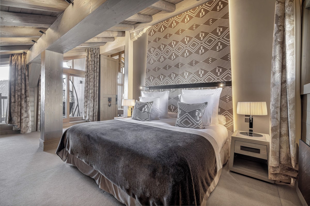 Junior Suite | Egyptian cotton sheets, premium bedding, free minibar, in-room safe