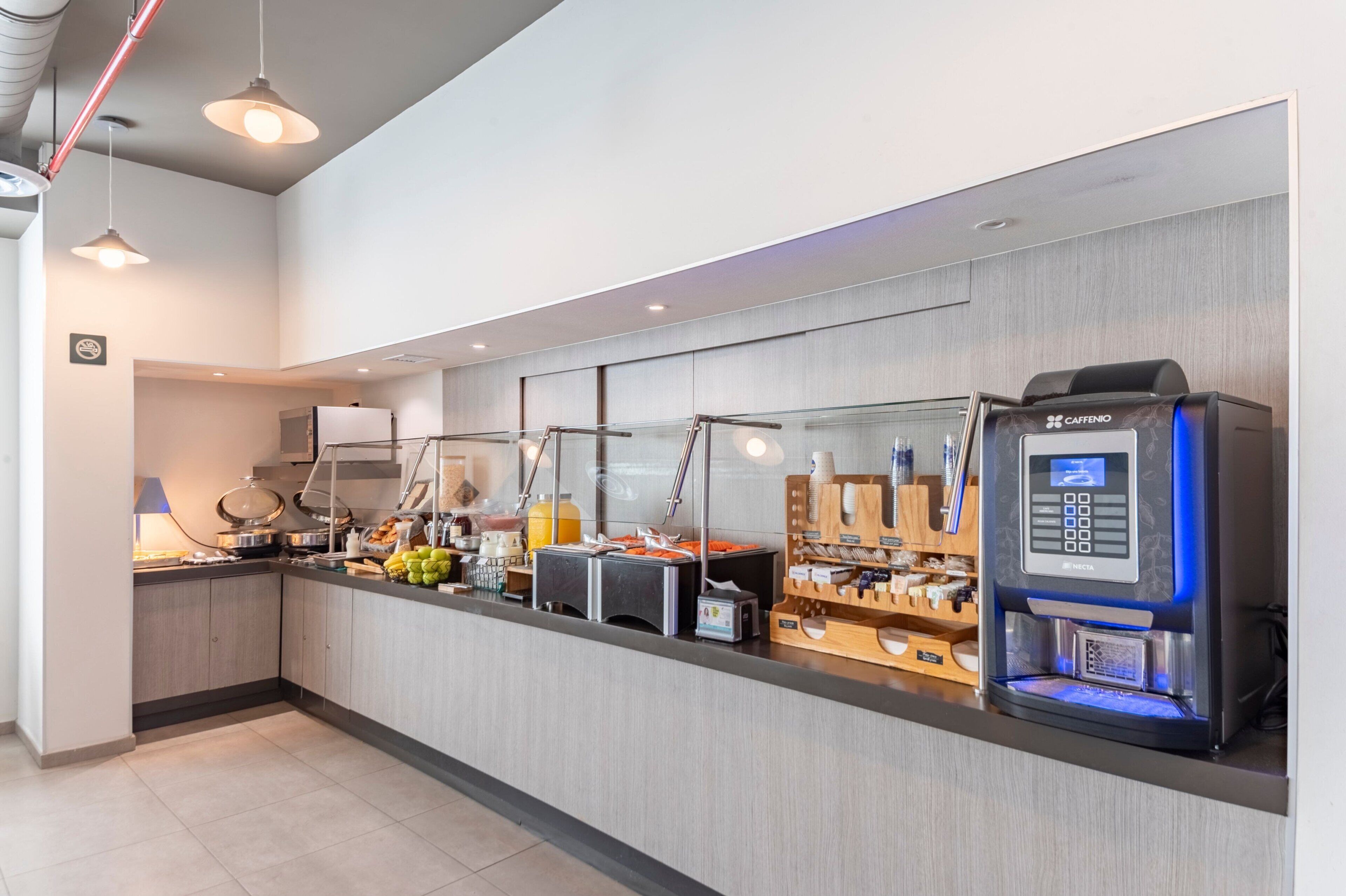 free daily full breakfast