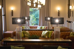 Lobby lounge - Guaminí Misión Hotel (Puerto Iguazú)