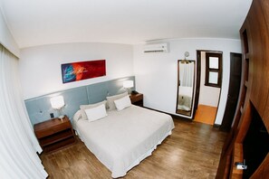Suite Cuadruple | Colchones con acolchado adicional, minibar, caja fuerte