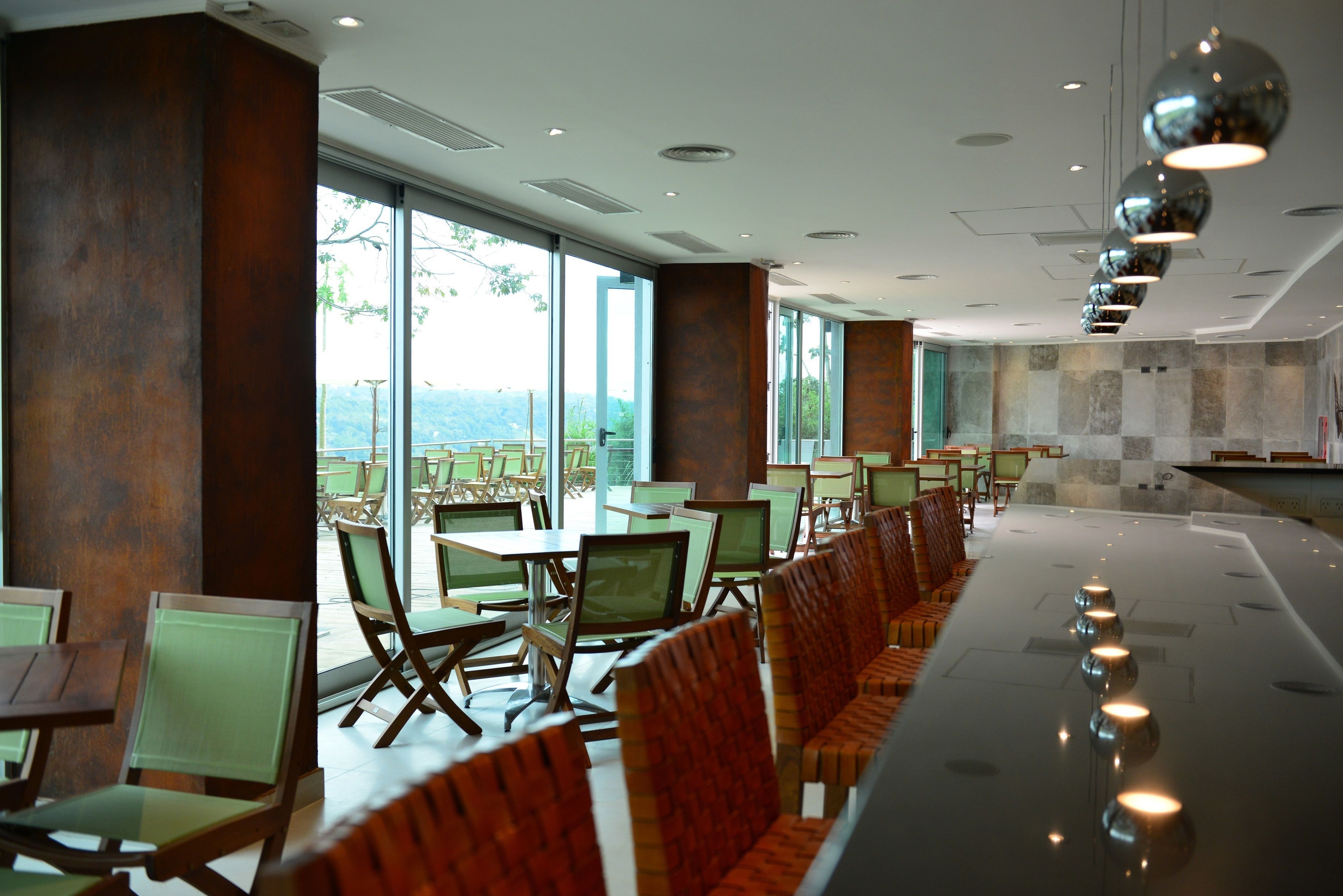 Bar tepi kolam renang