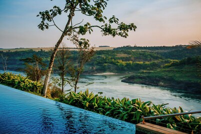 瓜米尼米西翁酒店