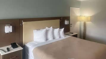 Tabla de planchar con plancha, wifi gratis, ropa de cama