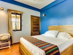 Room - Eagle Ray Suite (Placencia)
