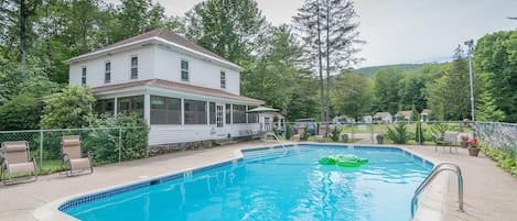 Seasonal outdoor pool