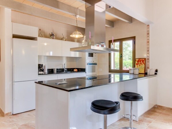 House, 4 Bedrooms | Private kitchen | Fridge, microwave, coffee/tea maker - Sophisticated Sutter House (South Lake Tahoe)