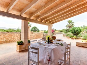 House, 4 Bedrooms | Outdoor dining