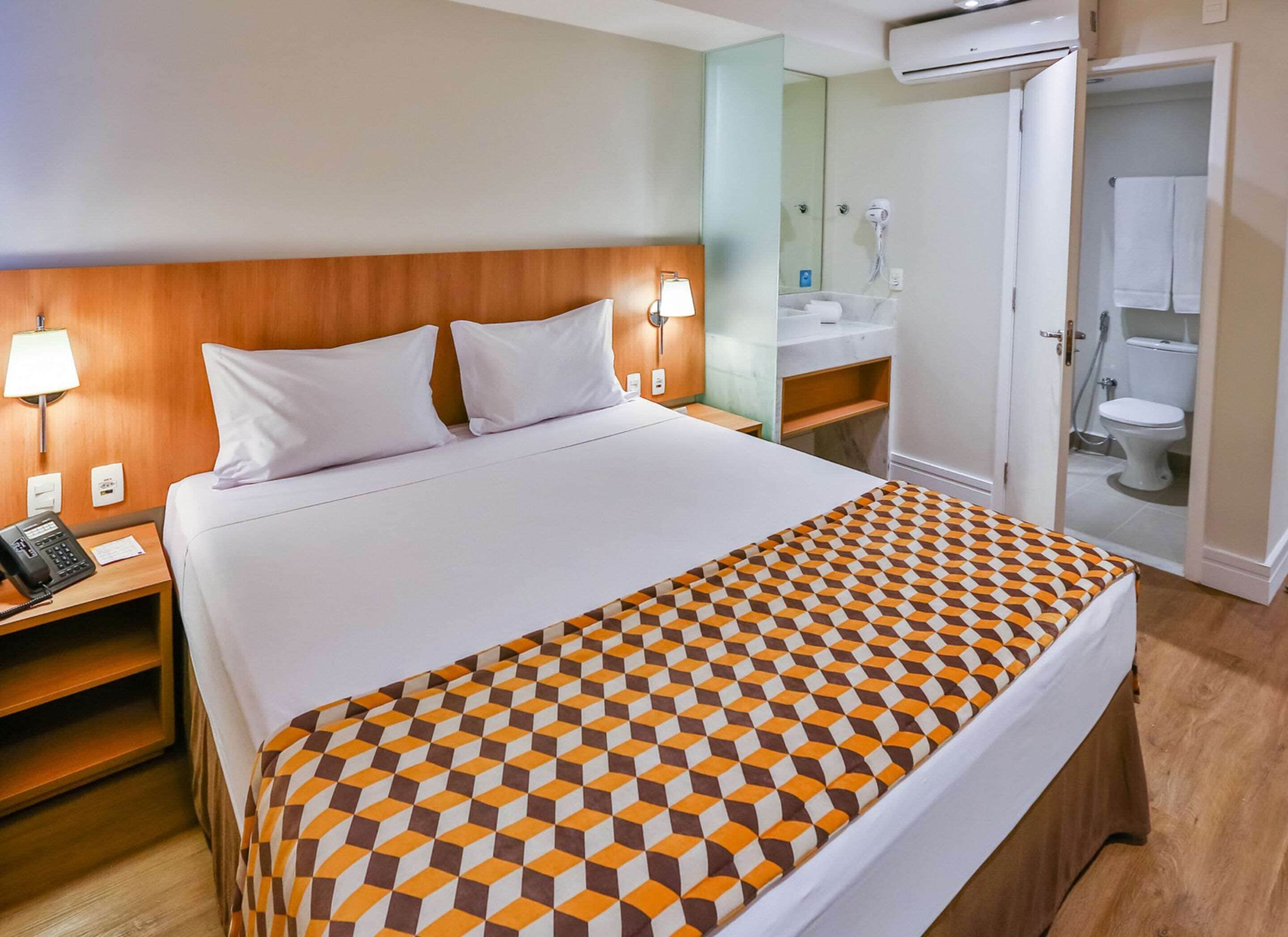 superior double room, 1 queen bed, accessible | 1 bedroom, minibar, in-room safe, desk