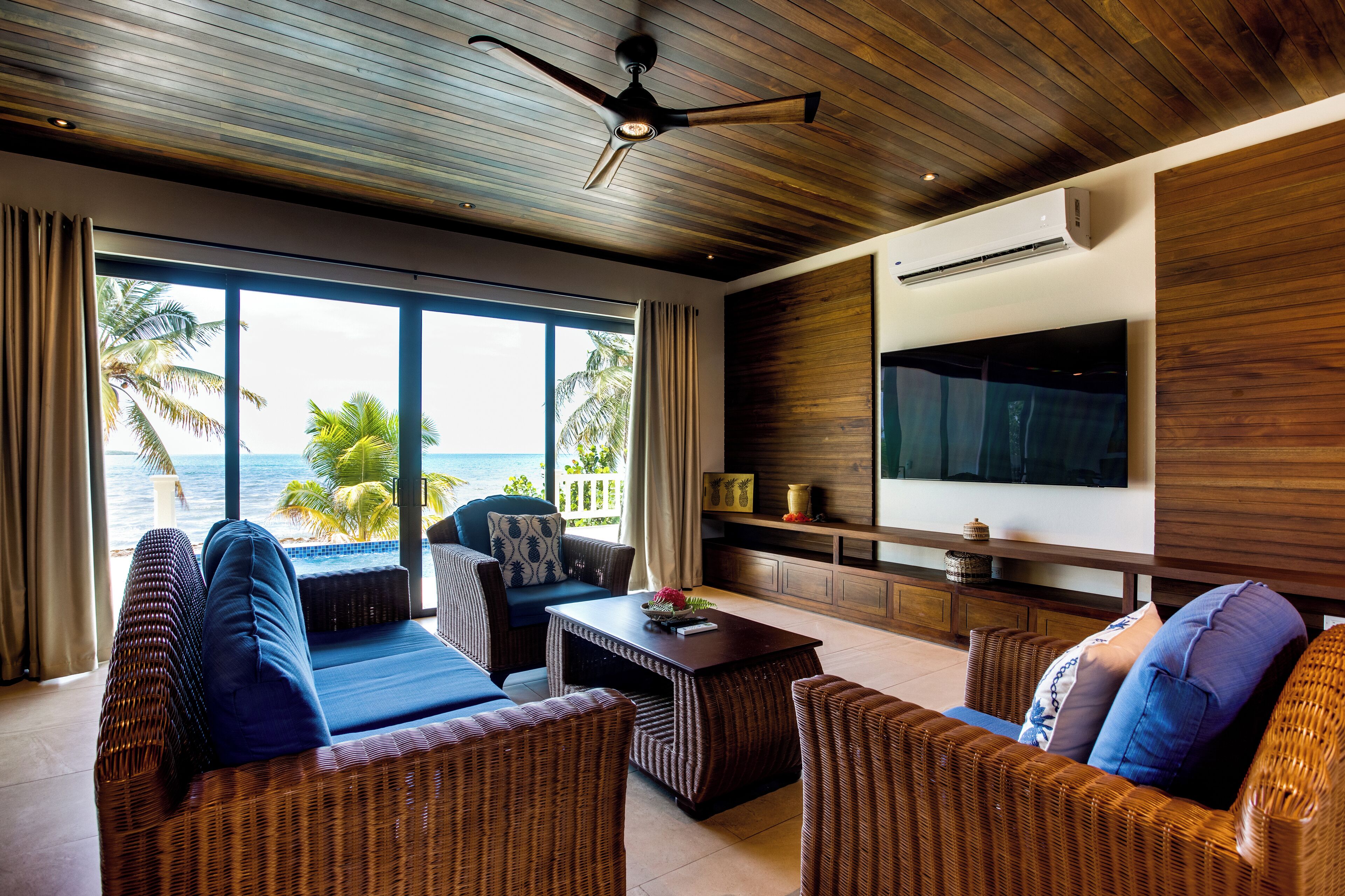 4 bedroom beach house with pool | living area | smart tv