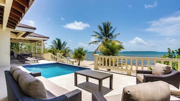 Maison Luxe, 4 chambres, en front de plage | Terrasse/Patio