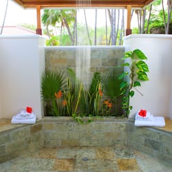 Studio Beach House, Beach Front | Bathroom | Separate tub and shower, deep soaking tub, free toiletries, hair dryer