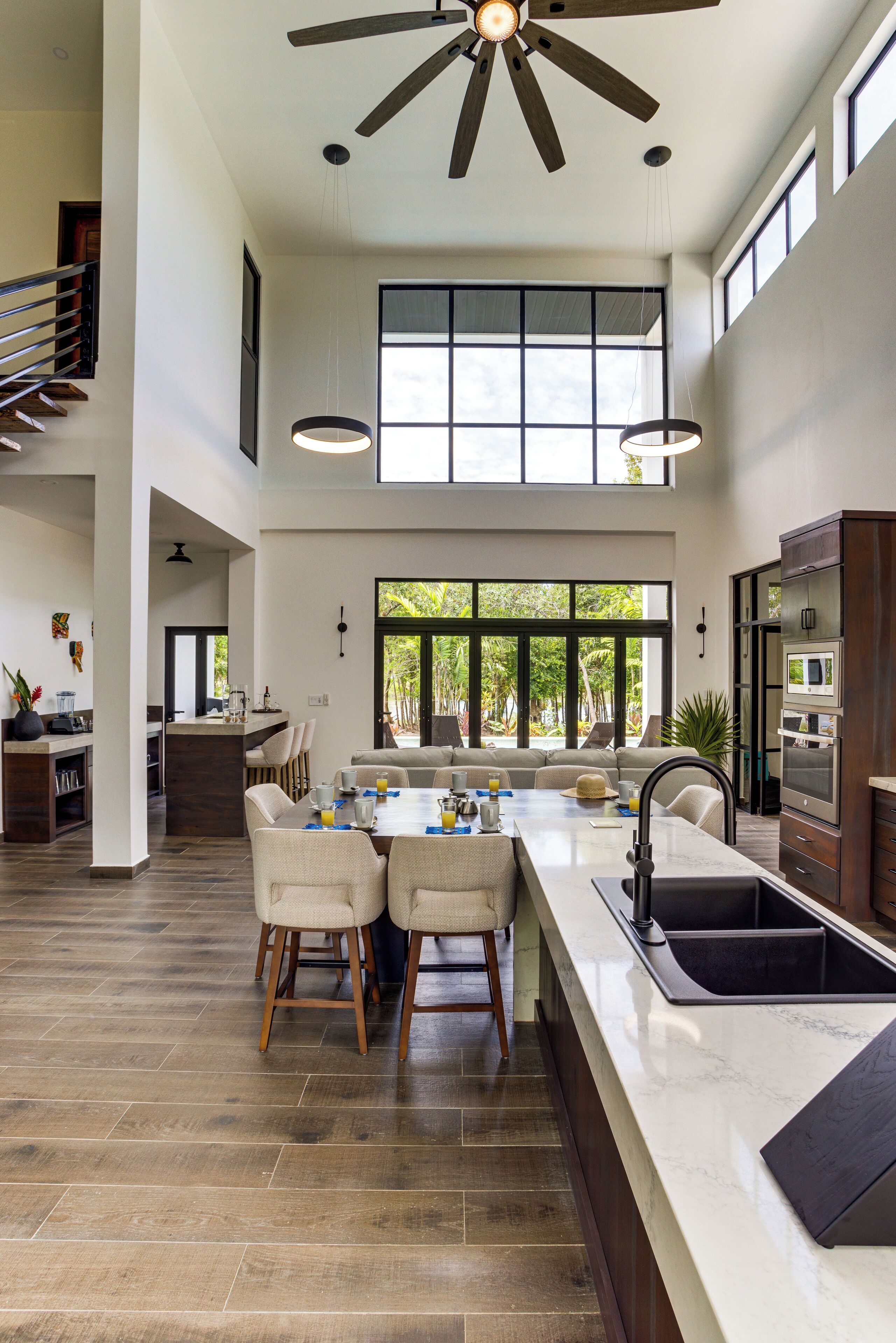 4 bedroom lagoon house with pool | private kitchen | freezer