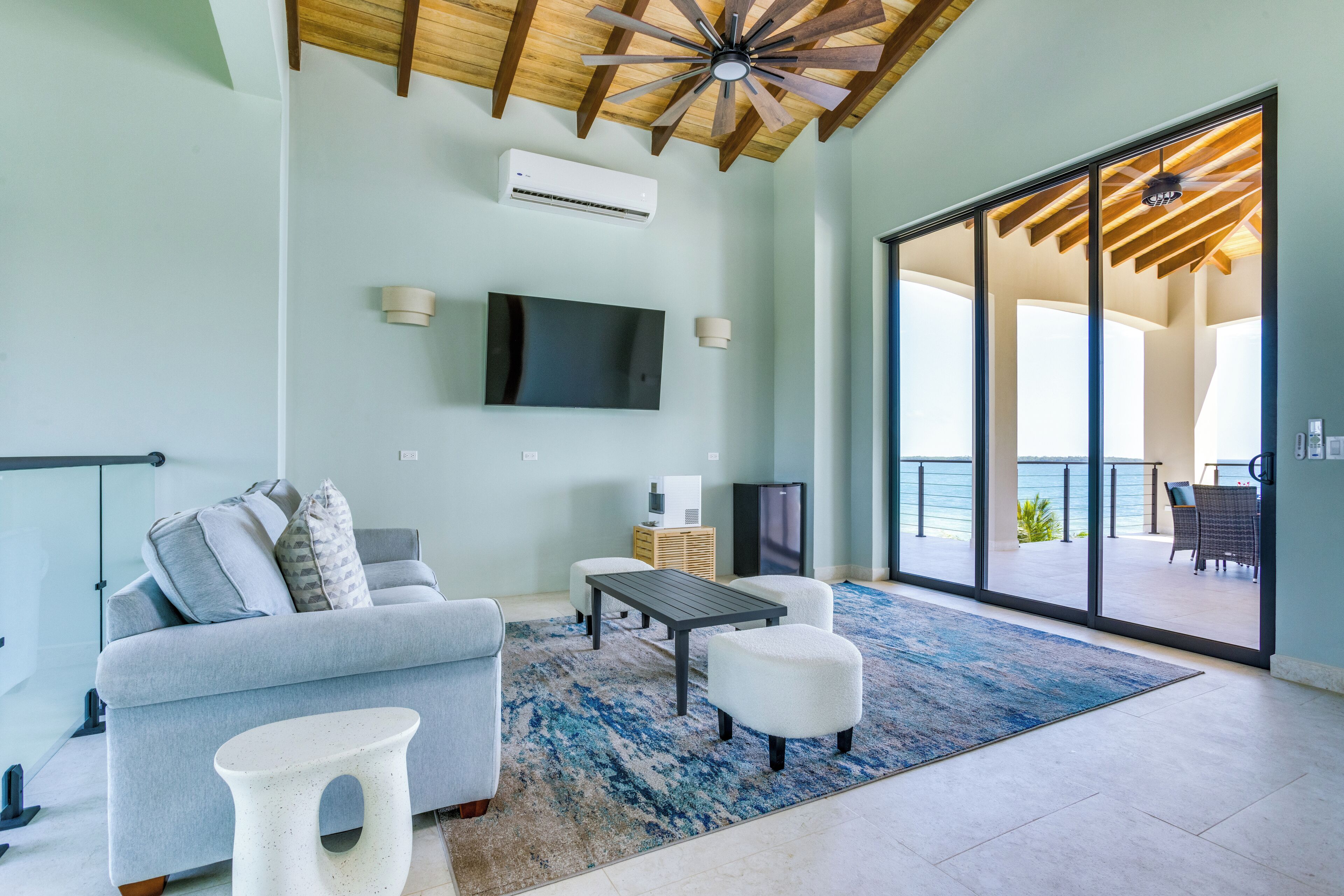 5 Bedroom Beach House with Pool | Coin séjour