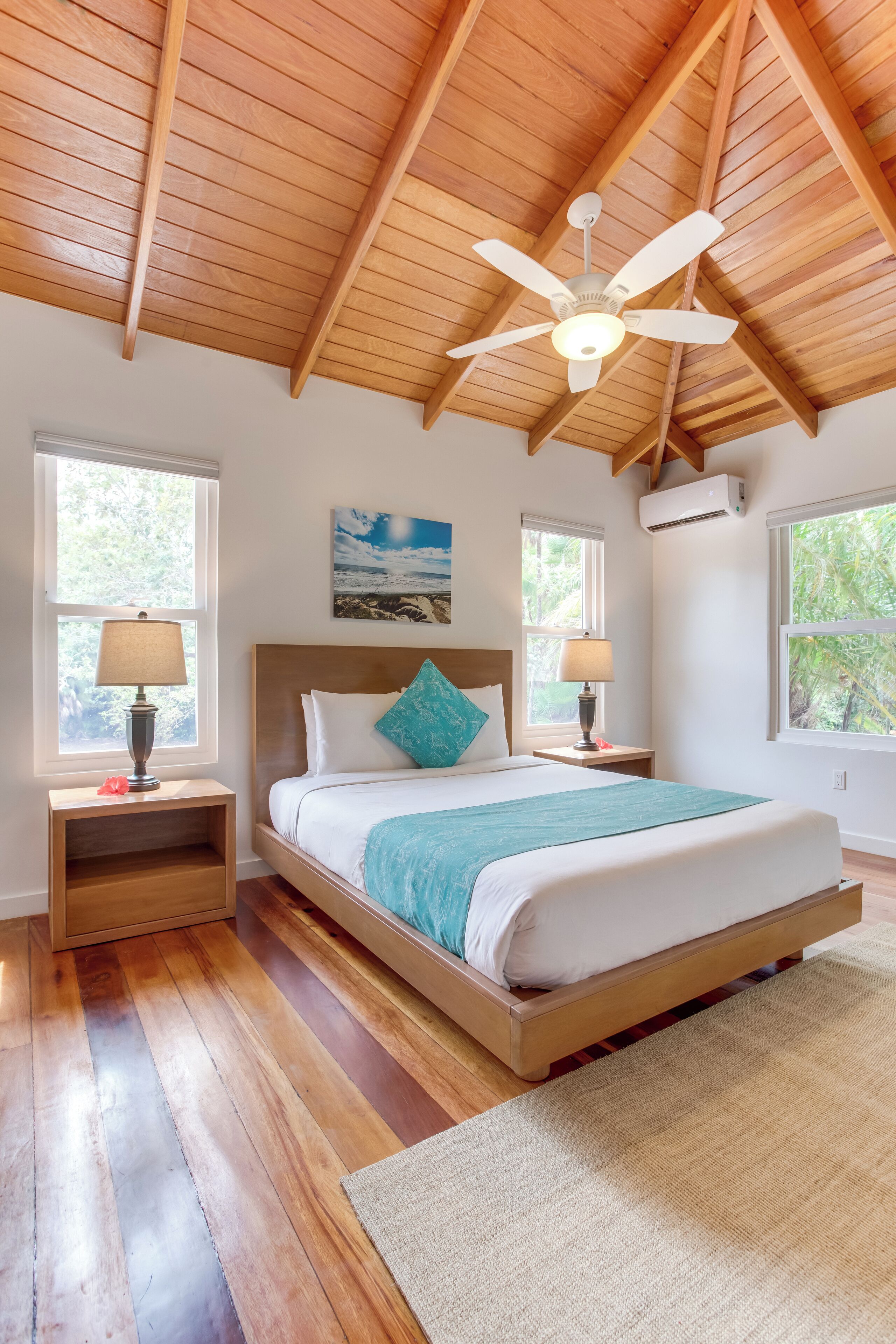 4.5 bedroom beach house with pool | 1 bedroom, in-room safe, iron/ironing board, free wifi