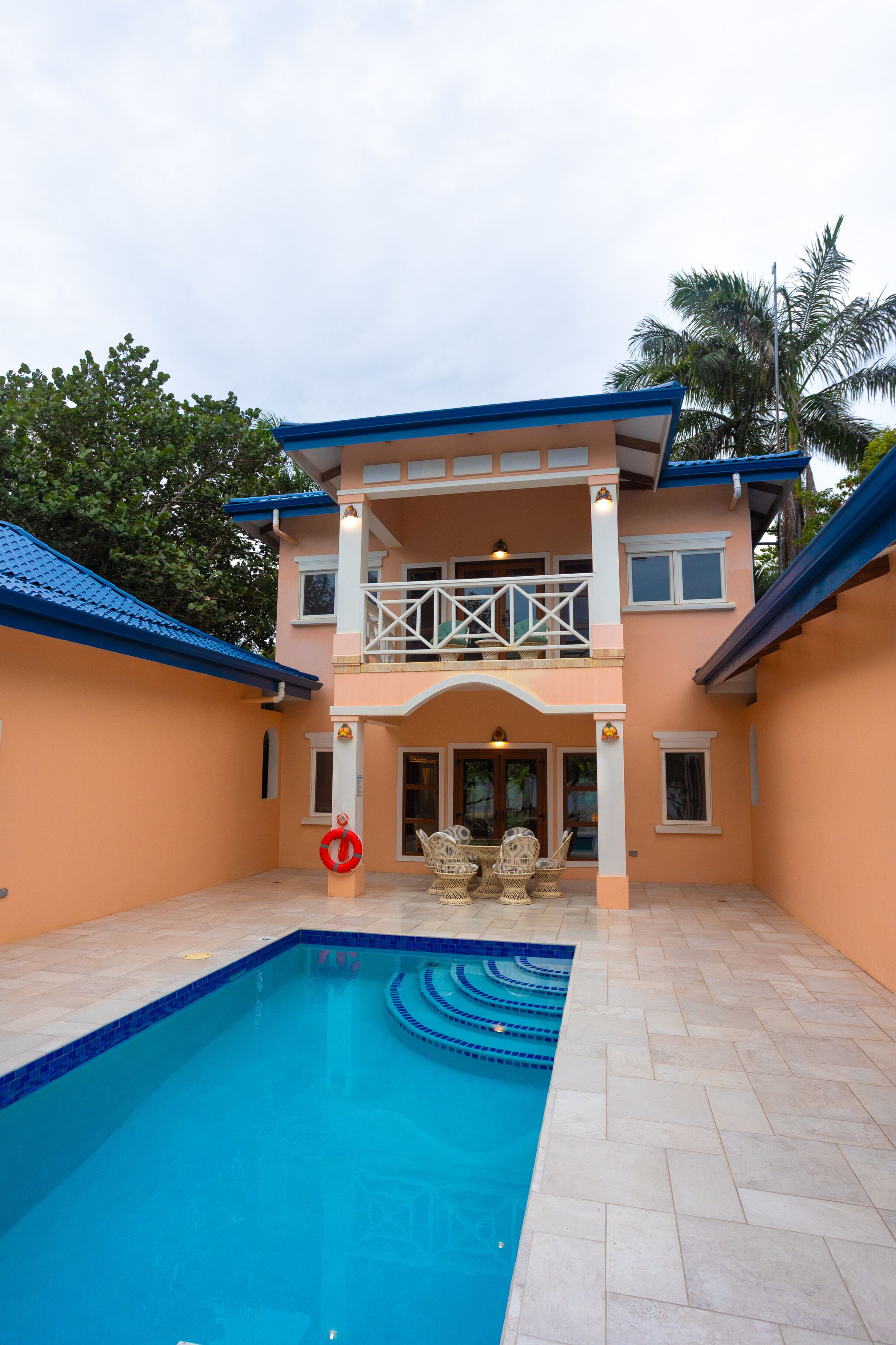3 Bedroom Beach Villa with Pool | Terrace/patio