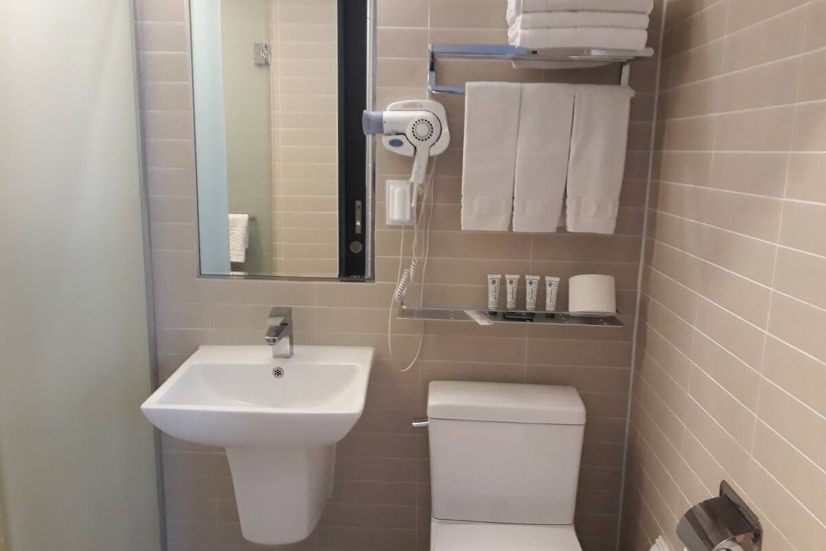 family studio, 1 bedroom | bathroom | shower, hair dryer, slippers, towels