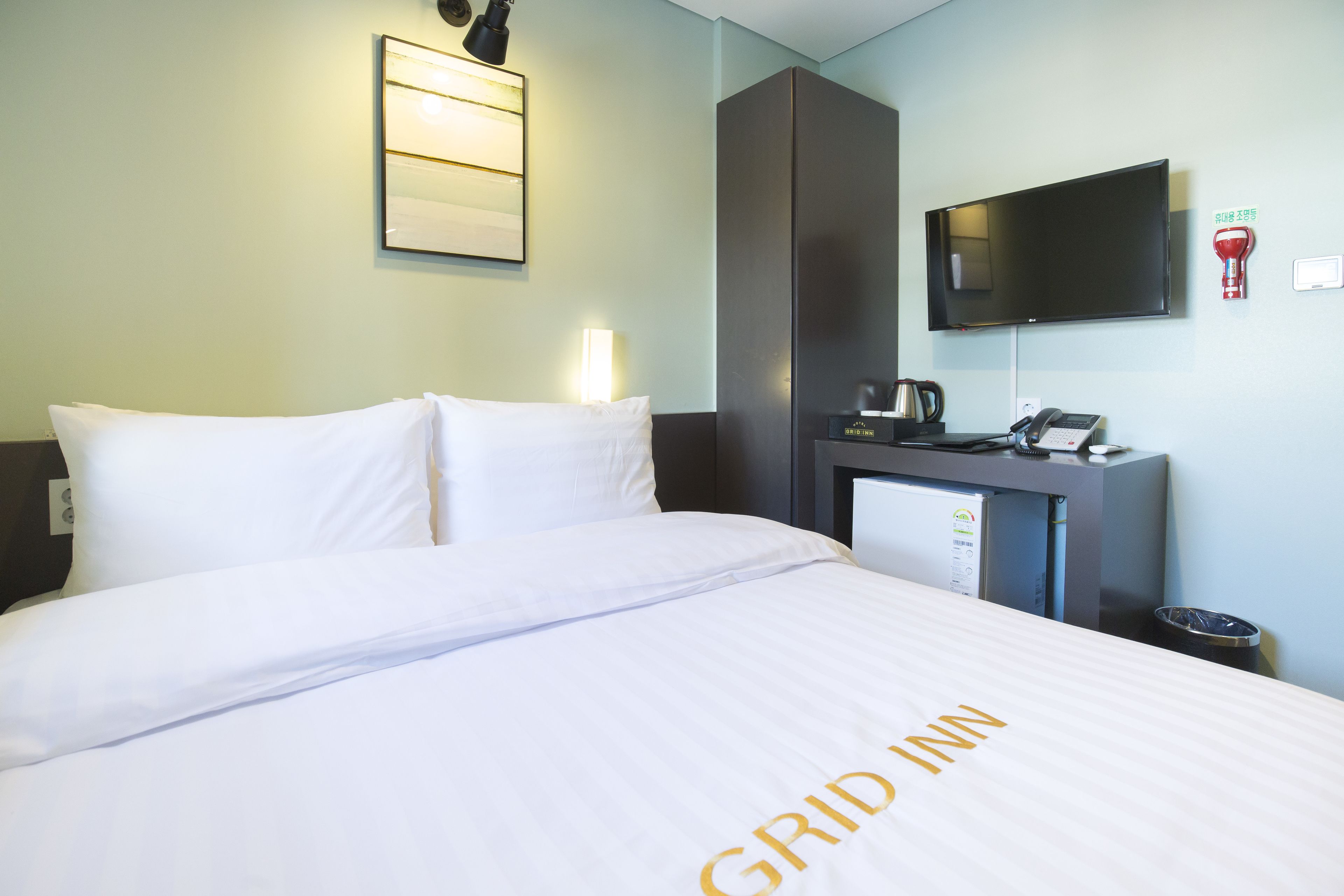 economy double room | in-room safe, blackout curtains, soundproofing, free wifi