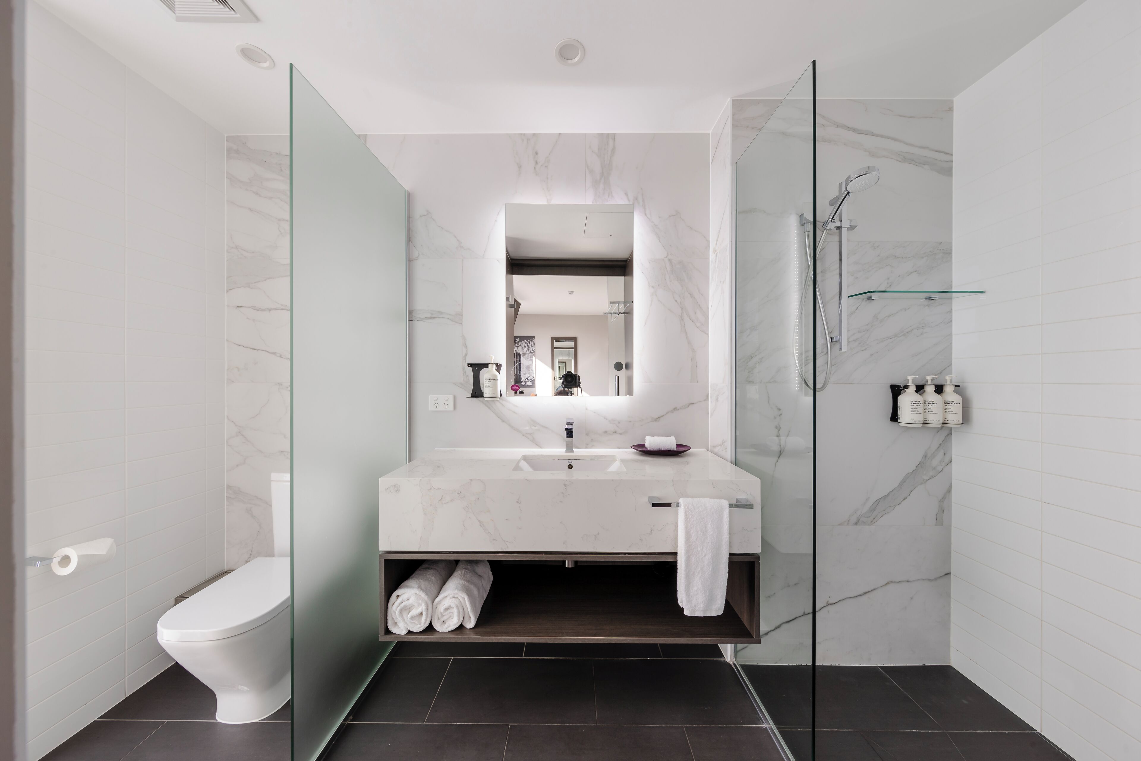 superior city view queen room | bathroom | shower, free toiletries, hair dryer, towels