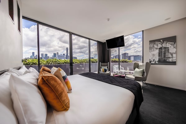 华丽客房, 1 张特大床, 浴缸, 城市景观 (Deluxe King City View) | 客房内保险箱、办公桌、笔记本电脑工作区、遮光窗帘