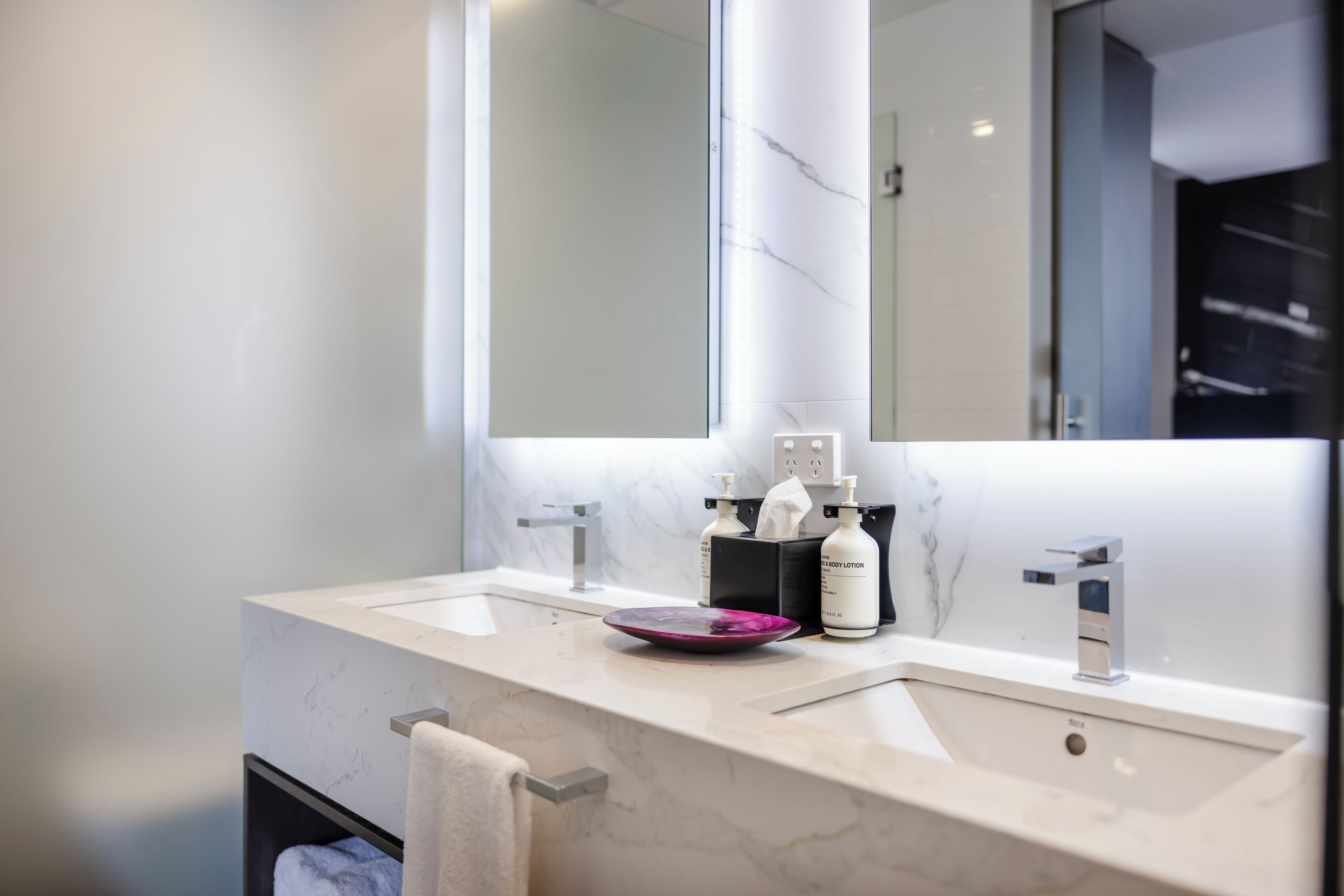 superior double double room | bathroom | shower, free toiletries, hair dryer, towels