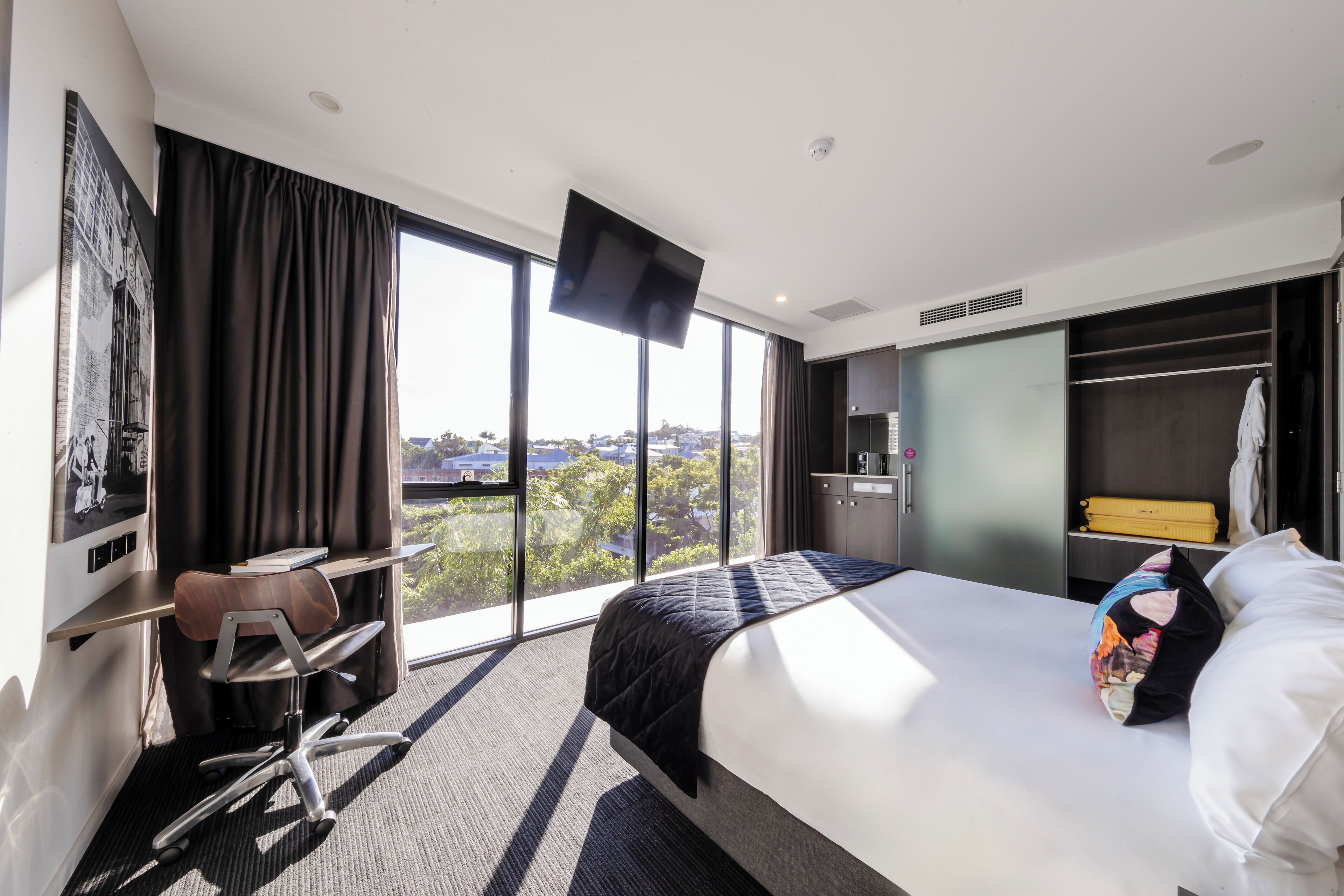 superior city view queen room | in-room safe, desk, laptop workspace, blackout curtains