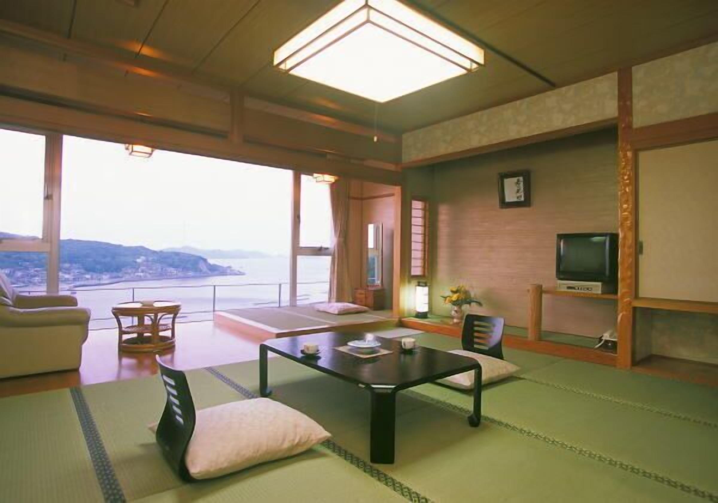 Traditional Room, Smoking, Bay View | In-room safe, desk, iron/ironing board