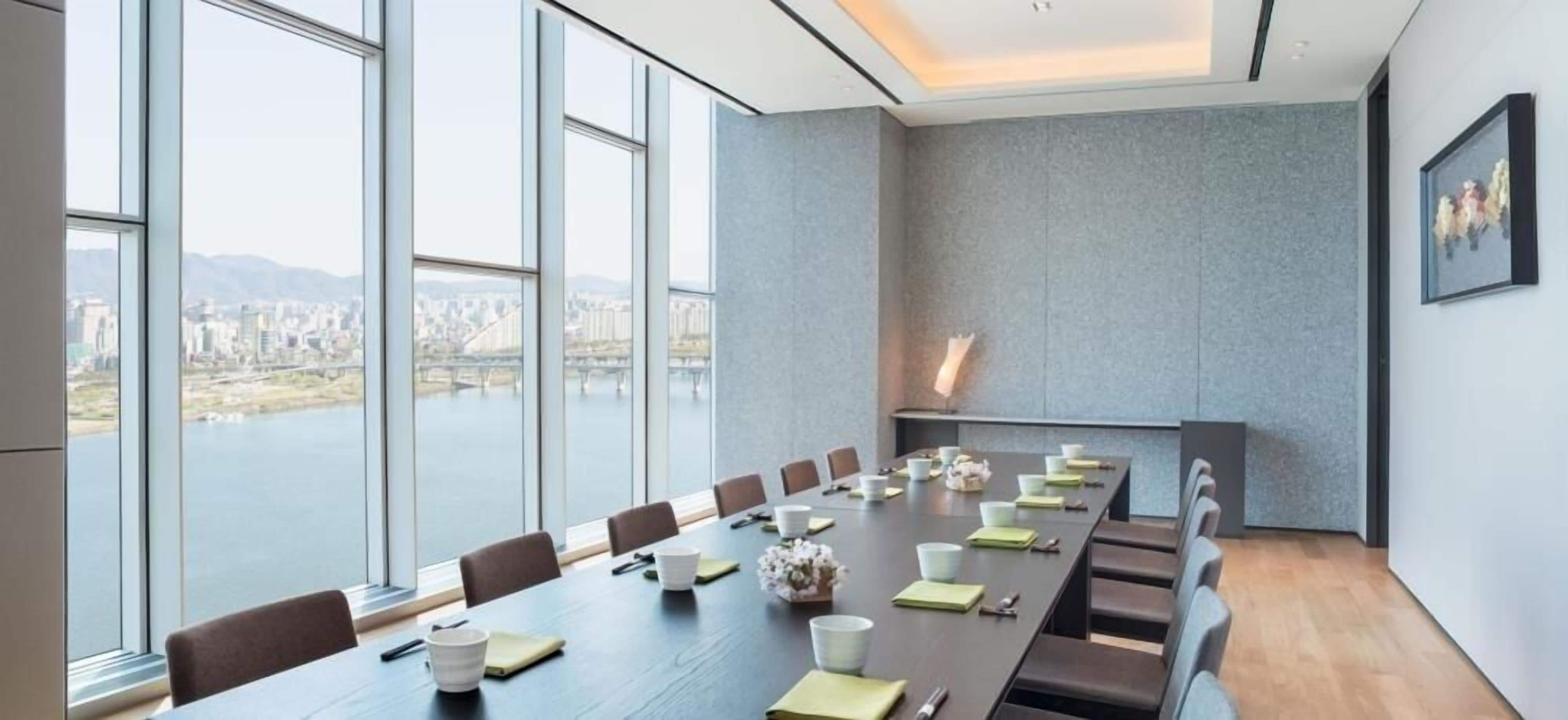 7 restaurants, breakfast, lunch served; local and international cuisine