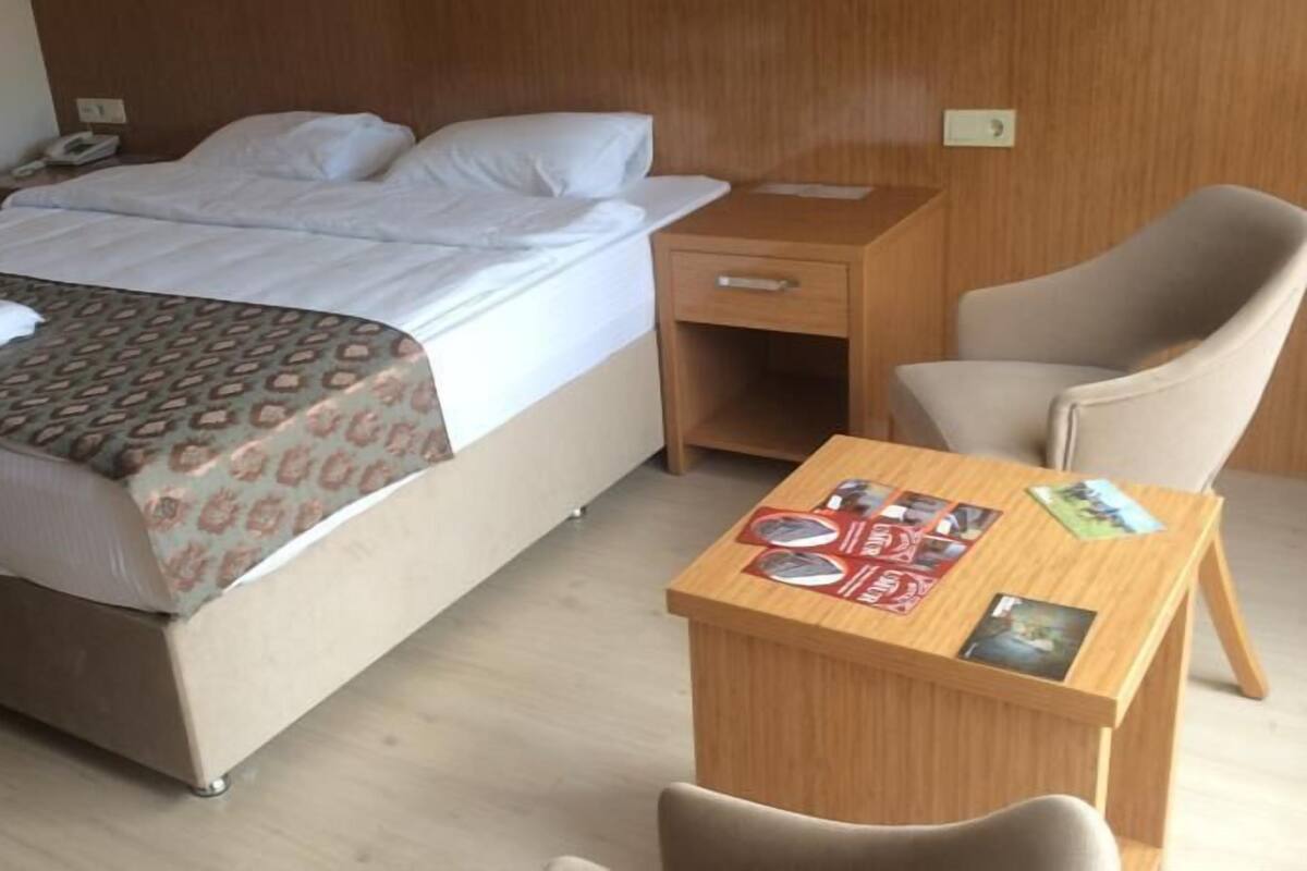 Minibar, Zimmersafe, Schreibtisch, schallisolierte Zimmer