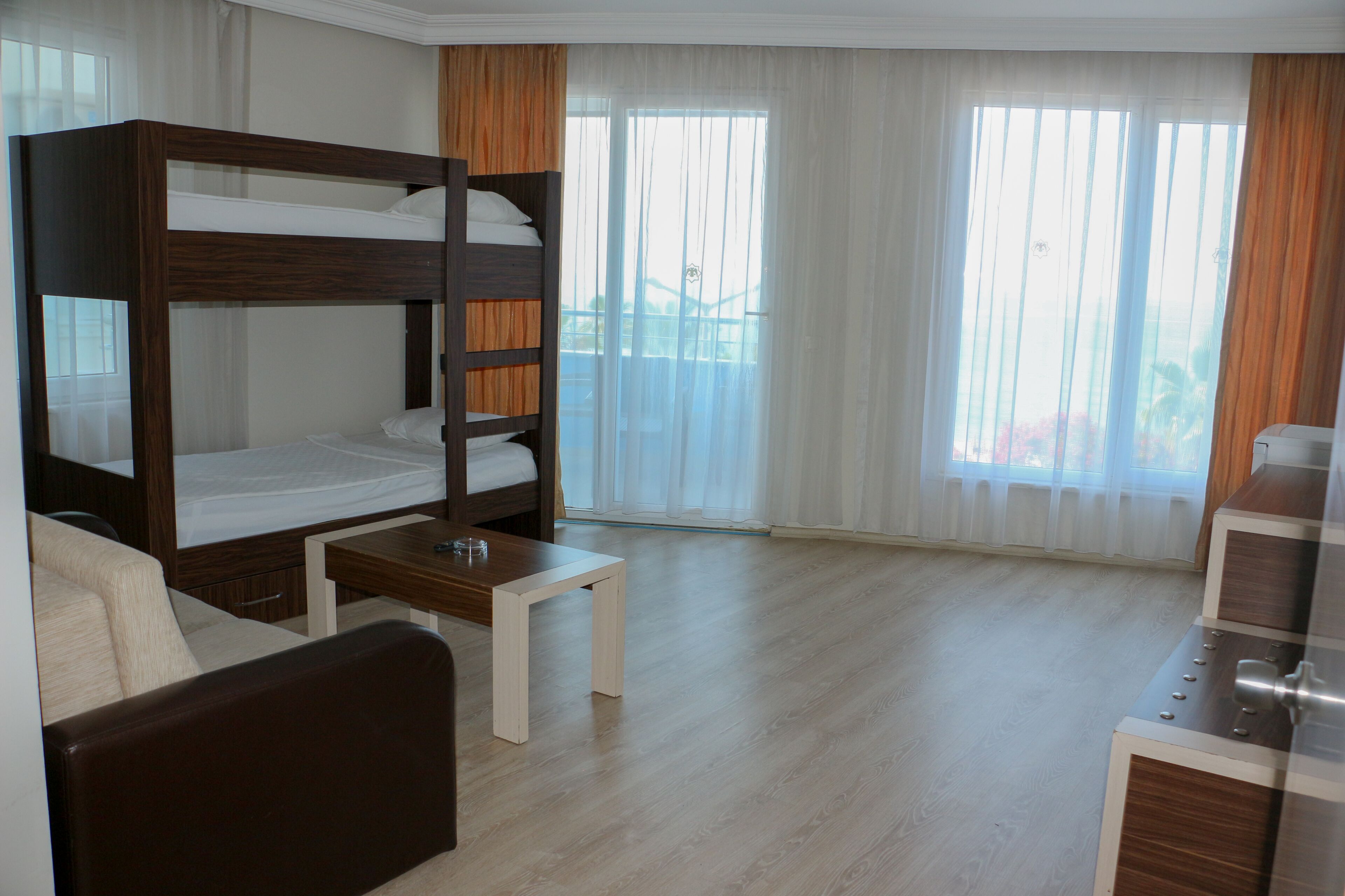 Photo - Hawaii Suite Beach Hotel